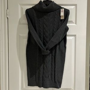 NEW Beautiful Gray Dress, Petite Size. Excelente for Winter Time.